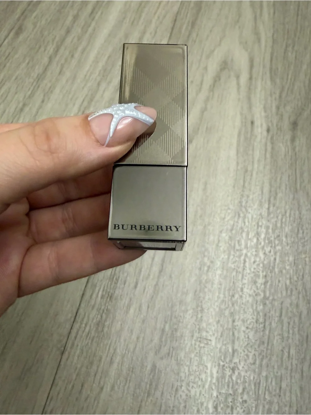 New Burberry Kisses Hydrating Lip Colour No. 01 Nude Beige